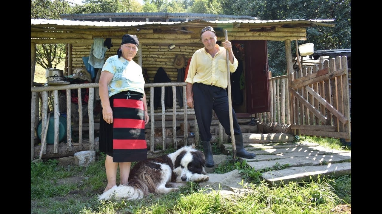 Din frumusețea țăranului maramureșean - Gheorghe și Maria Vlad - Săliștea de Sus, jud. MM
