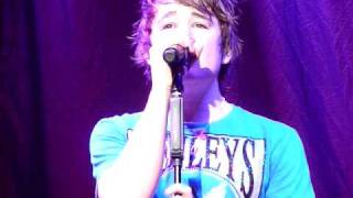 Eoghan Quigg singing Home on boyzone tour at notts arena 7/6/09