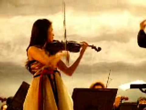 Esther Lee plays Violin Concerto by PI Tchaikovsky