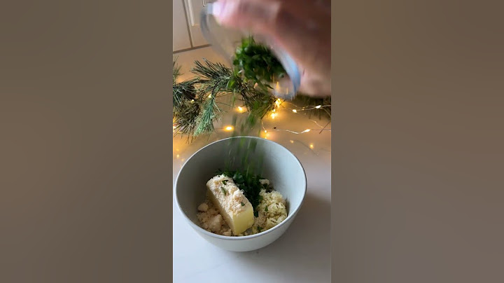 Recept za kruh s božićnim drvcem od sira i češnjaka
