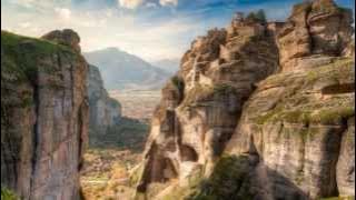 Download lagu Katerina Papadopoulou 'Amygdalaki tsakisa' (L'Arpeggiata)