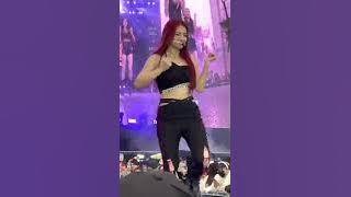 Momoland - Wrap Me In Plastic (NANCY FANCAM) - KAMP LOS ANGELES 221015