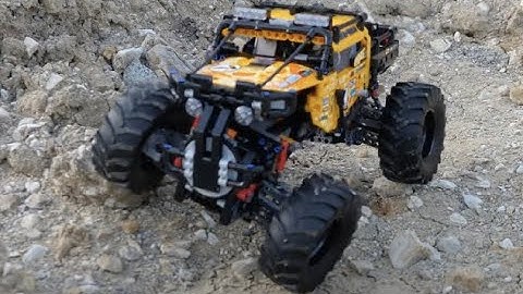 LEGO Technic 4x4 X-Treme Off-Roader 42099 Reviewed! Is it that bad?