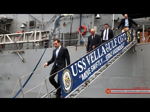 თავდაცვის მინისტრი აშშ-ის საზღვაო ფლოტის კრეისერ \"ველა გალფზე\"