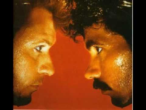Hall And Oates : One On One - YouTube