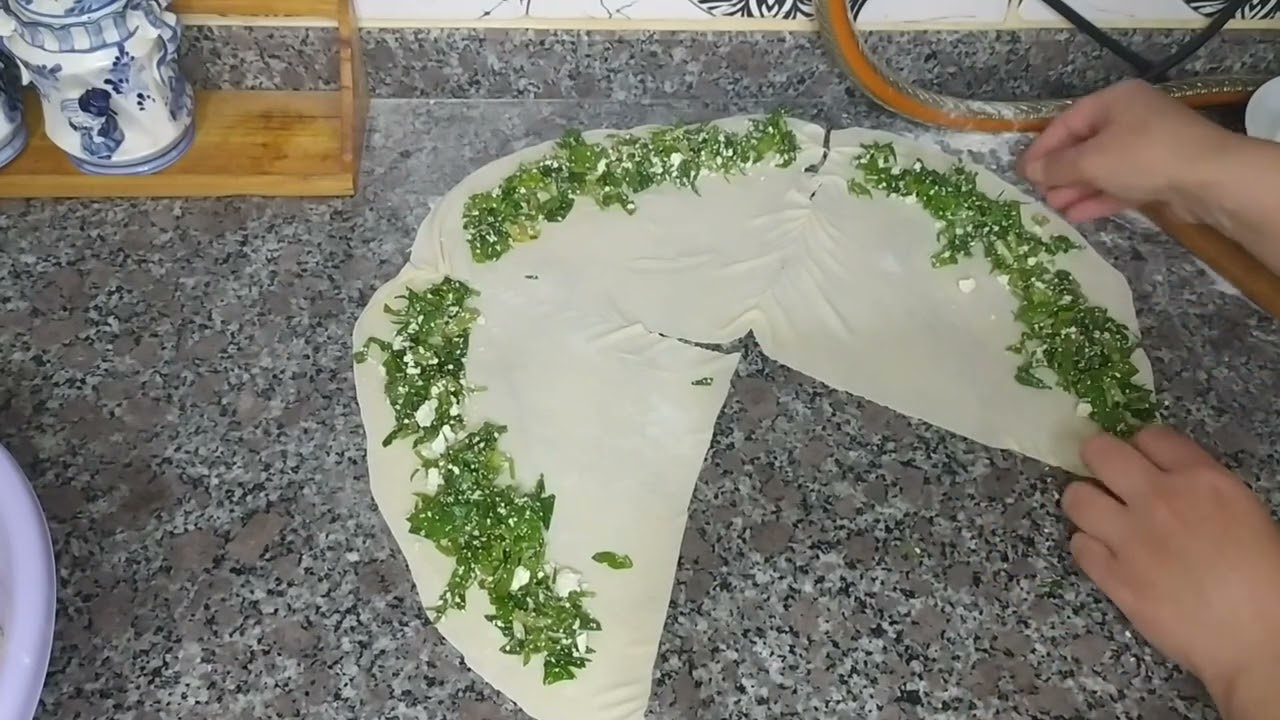 EL AÇMASI GÜL BÖREĞİ TARİFİ/ISPANAKLI GÜL BÖREĞİ