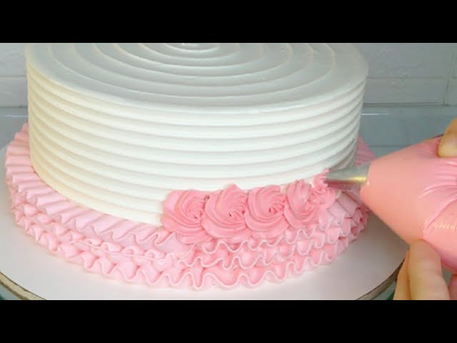 Bolo Rosa Perolado - Wave cake com borboletas - Karine Cakes