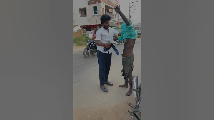 I can see the pain in his eyes 🥺😔 #respect #humanity #helping #poorpeoples #trending #viral