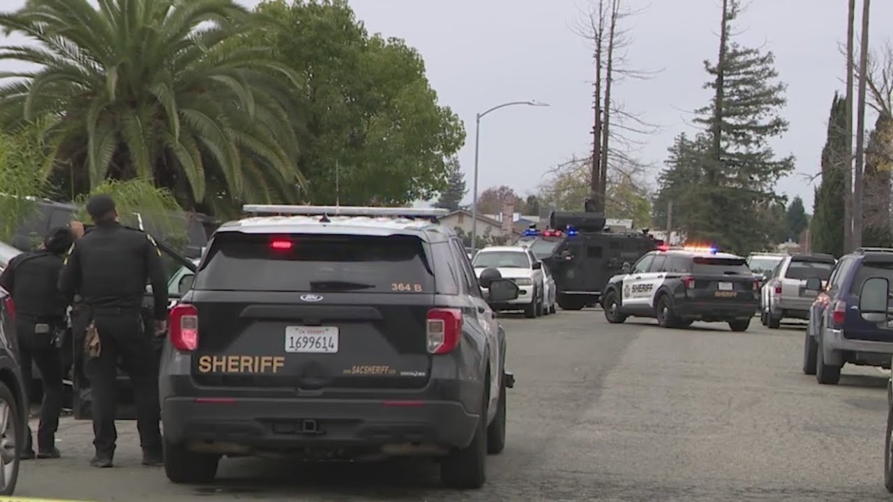 Barricaded man in South Sacramento home detained - YouTube