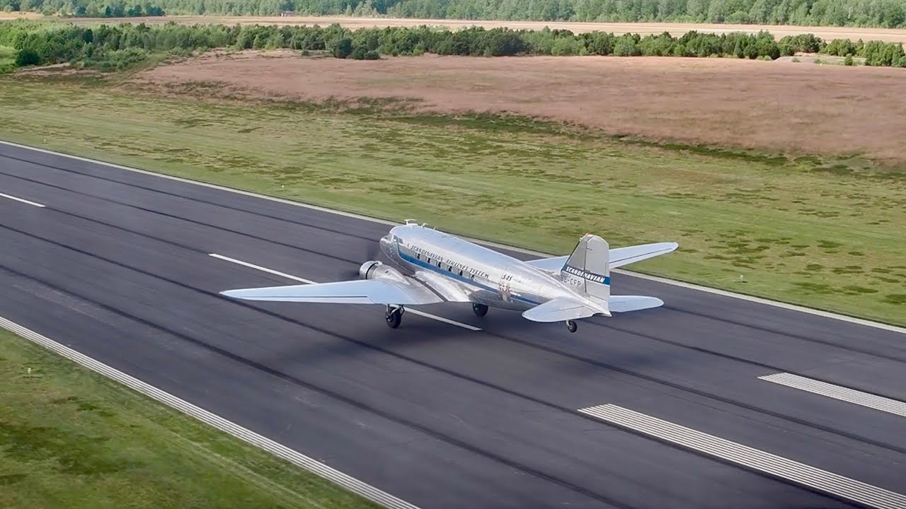Flying Veterans DC-3 Daisy Visiting Ljungbyhed. - YouTube