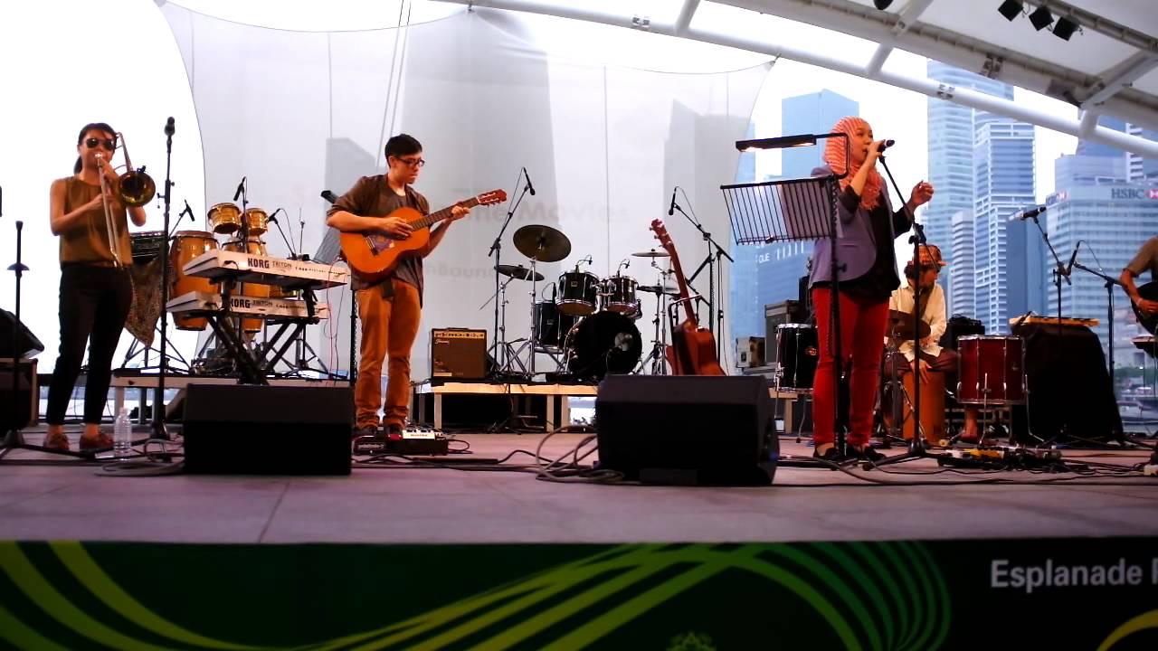 Fuji X100 - Test Video @Esplanade