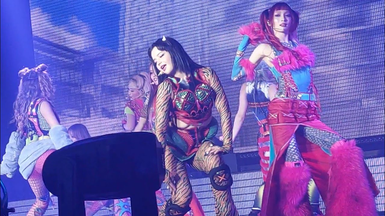 XG - SOMETHING AIN'T RIGHT (Live)(The First Howl Tour, O2 Victoria Warehouse, Manchester,18/11/2024)