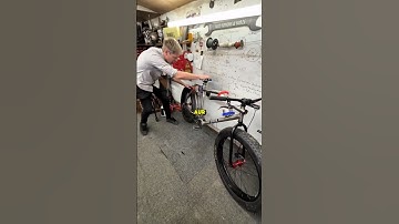 This Inventor Might Have Changed Bicycles Forever (@realcolinfurze IG)