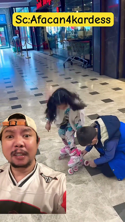 Sepatu rodanya lepas ya dek!!?? #funny #comedy #shortvideo #shorts #sepaturoda