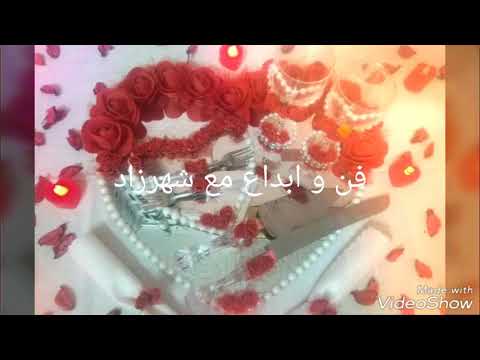 صينية خطوبة بالمرآة على شكل قلب بالورد الاحمر في منتهى الروعة