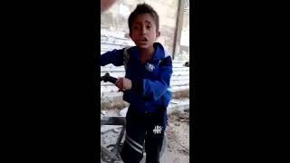 أنظر إلى رضى هذا الطفل السوري بقضاء وقدر الله