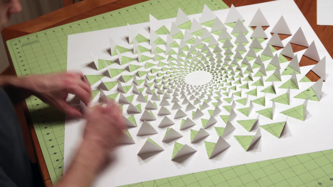 Mind-bending optical illusion appears to show a painting of a