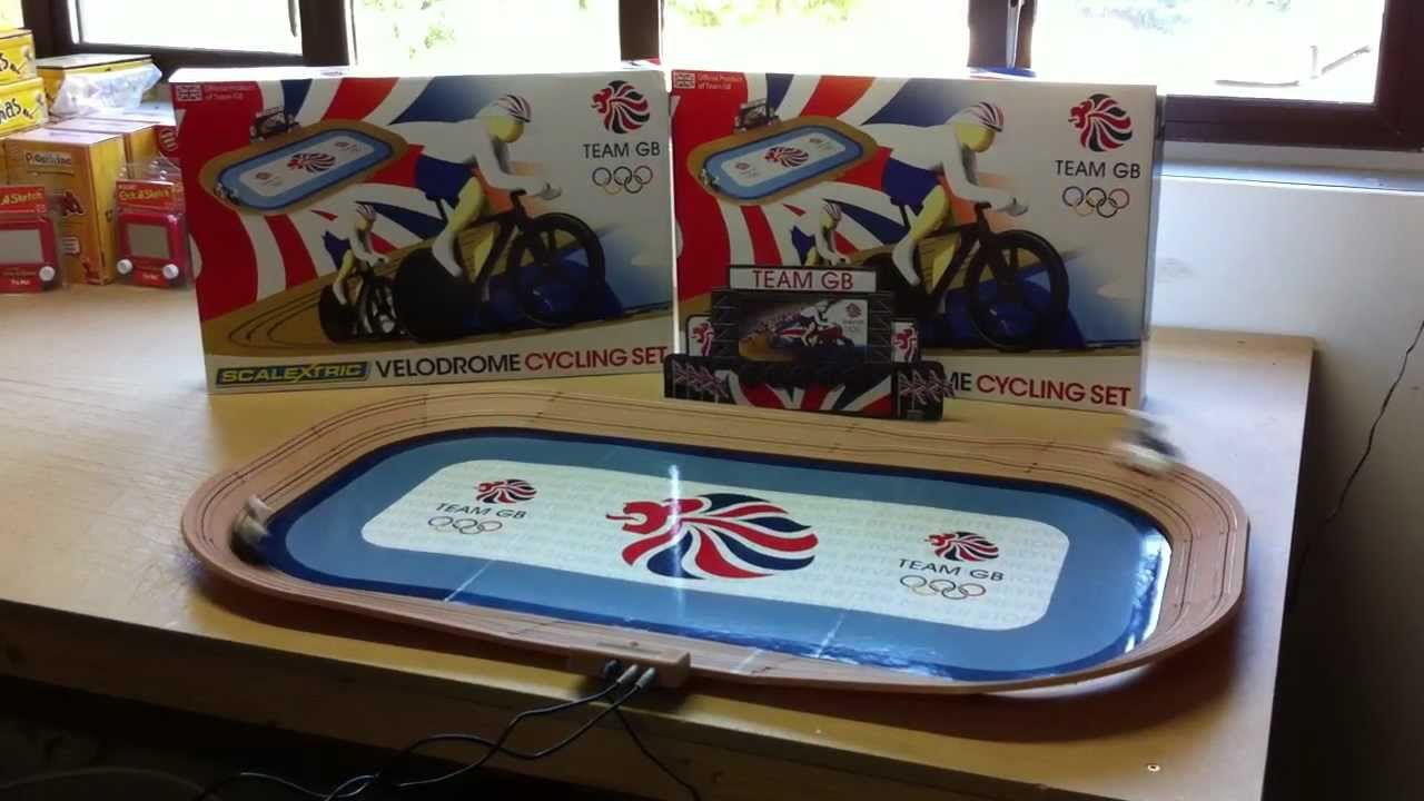 Scalextric Velodrome Cycling Set G1072 