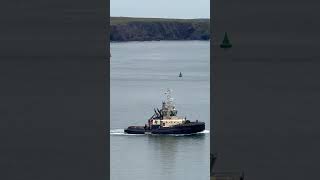 4K Not just any tug but the MOST manoeuvrable 👍 #shorts #shortsviral #music 4K Not just any tug but the MOST manoeuvrable 👍 #shorts #shortsviral #music