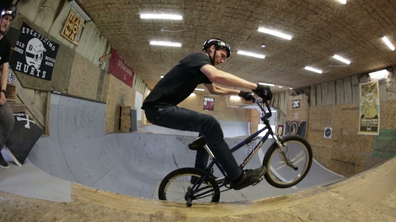 Teamillinois at the GnarBarn BARNBRAWL #bmx