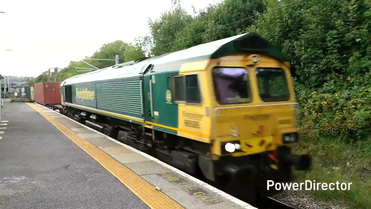 Lunchtime freight workings at Bowes Park in North London, September & October 2025