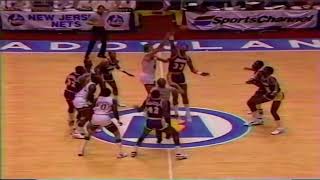 Kareem Abdul-Jabbar (20pts/7asts) vs Mike Gminski (19pts) (1987)