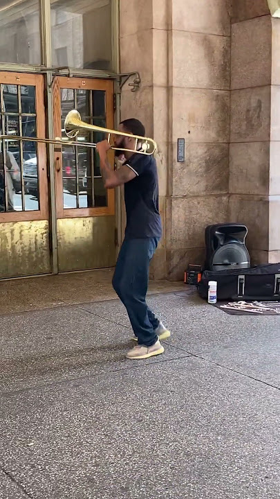 Trombone player jamming out! NYC #newyorkcity #grandcentralterminal #jazz #travel