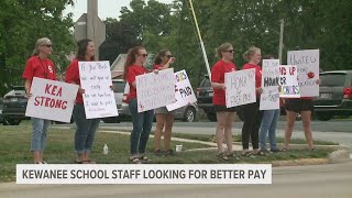 Kewanee school staff in search of better pay