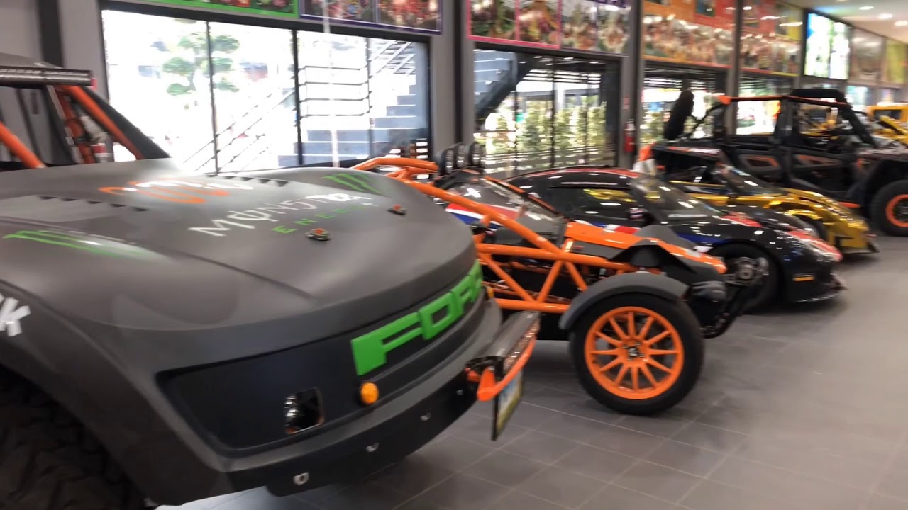 Коллекция машин в парке Нонг Нуч, Патиайя, Таиланд