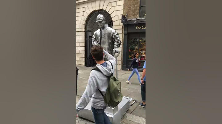232 Millon , OMG SCARY MOVING STATUE in London #Shorts