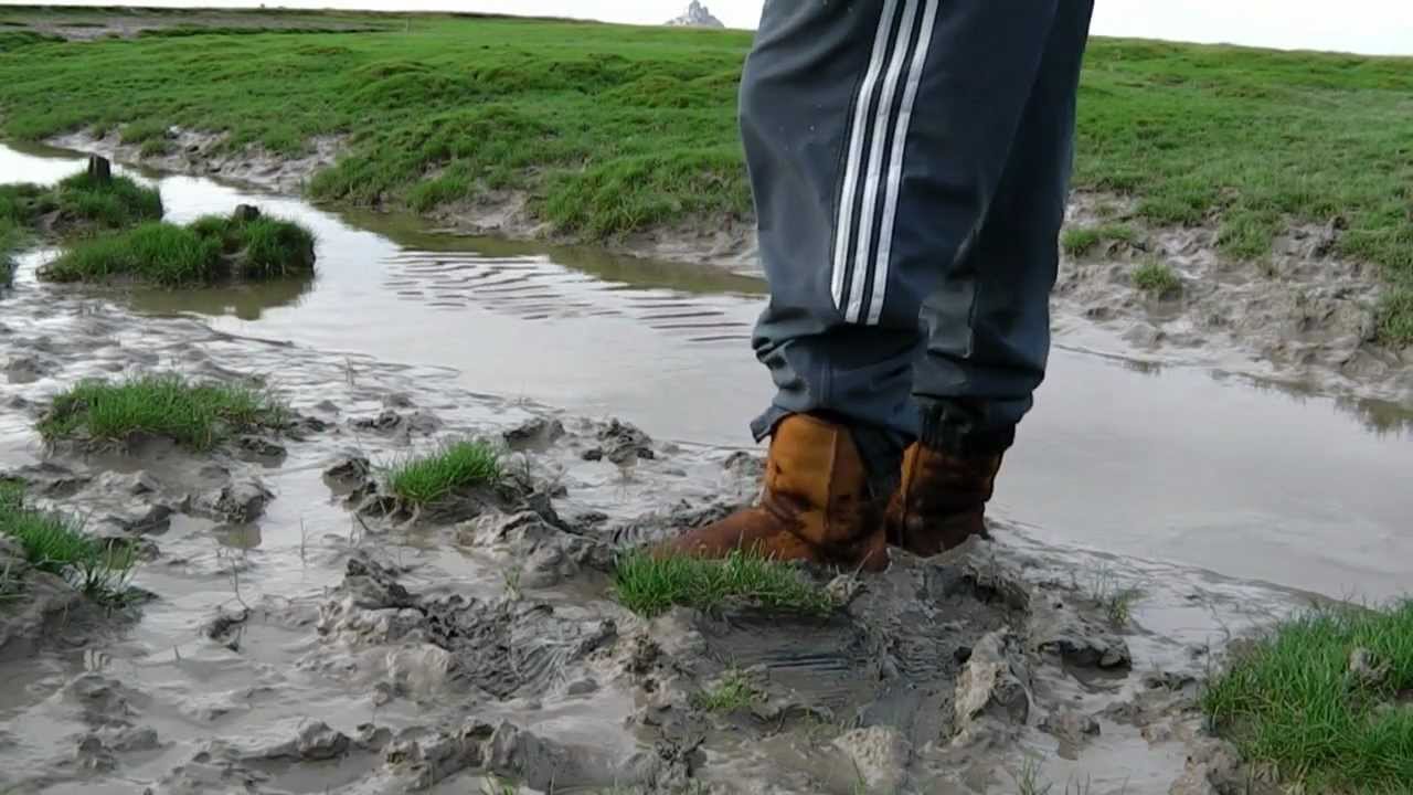 uggs in mud