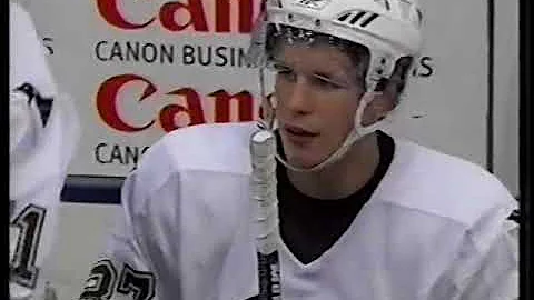 Sidney Crosby scores, assisted by Mario Lemieux