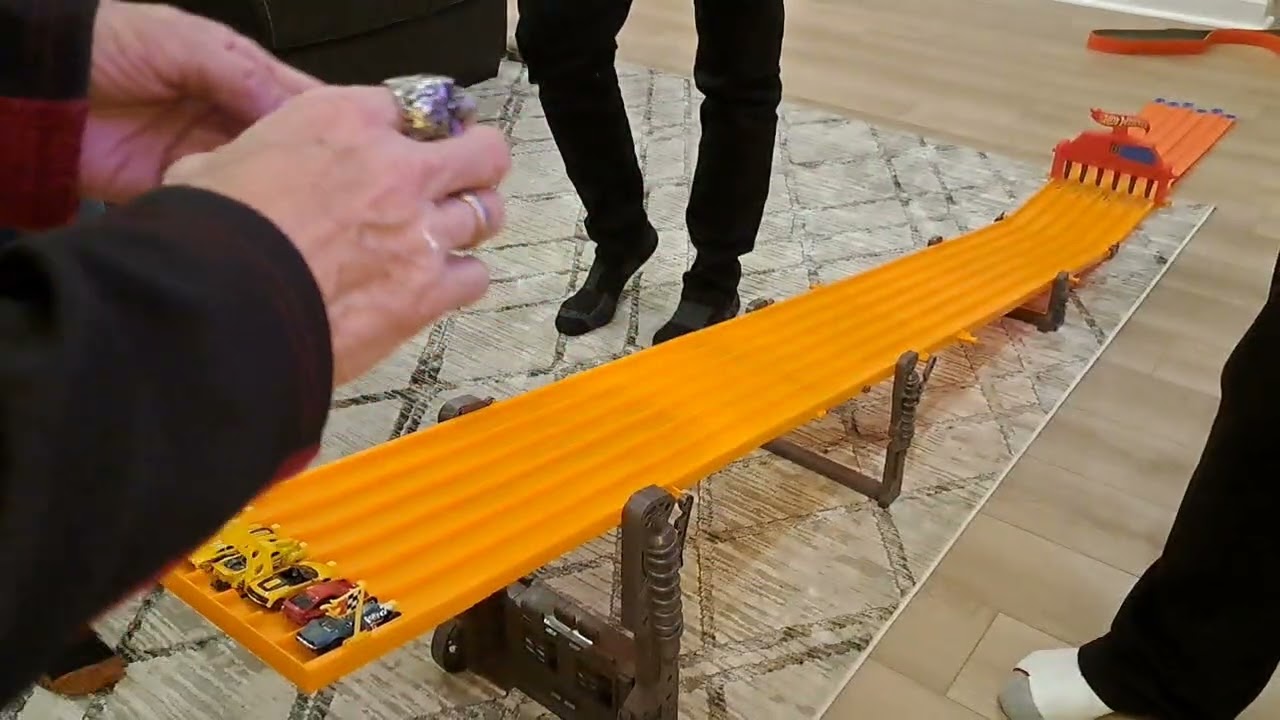 Toy Talk & Stuff 651: Hot wheels Thanksgiving 2025 annual car race! 200 cars! Who won?