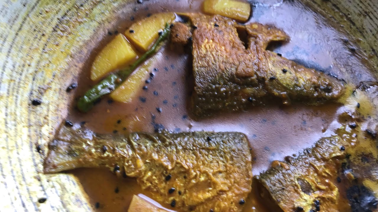 মুনের স্কুল থেকে বাসায় এসে তাড়াহুড়ো করে নাস্তা বানিয়ে খেয়ে দুপুরের জন্য রান্না করলাম