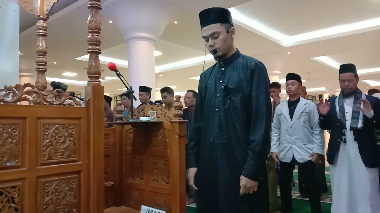 IMAM MUDA MASJID AGUNG NURUL IMAN PADANG |Ust. Akmal Al - Ghifary