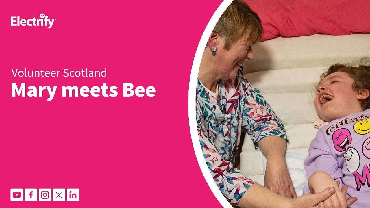 Mary meets Bee - Volunteer Scotland