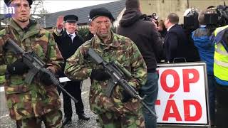 People in Ireland gather to protest hard or soft border in Co Down screenshot 4