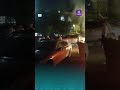 حرق نفايات بمحاذاة سيارات مركونة أمام مبنى الأوقاف بجانب صالة الشهباء في حلب