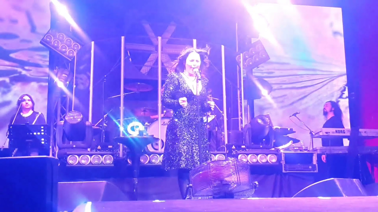 Şebnem Ferah-Utangaç Jolly Joker