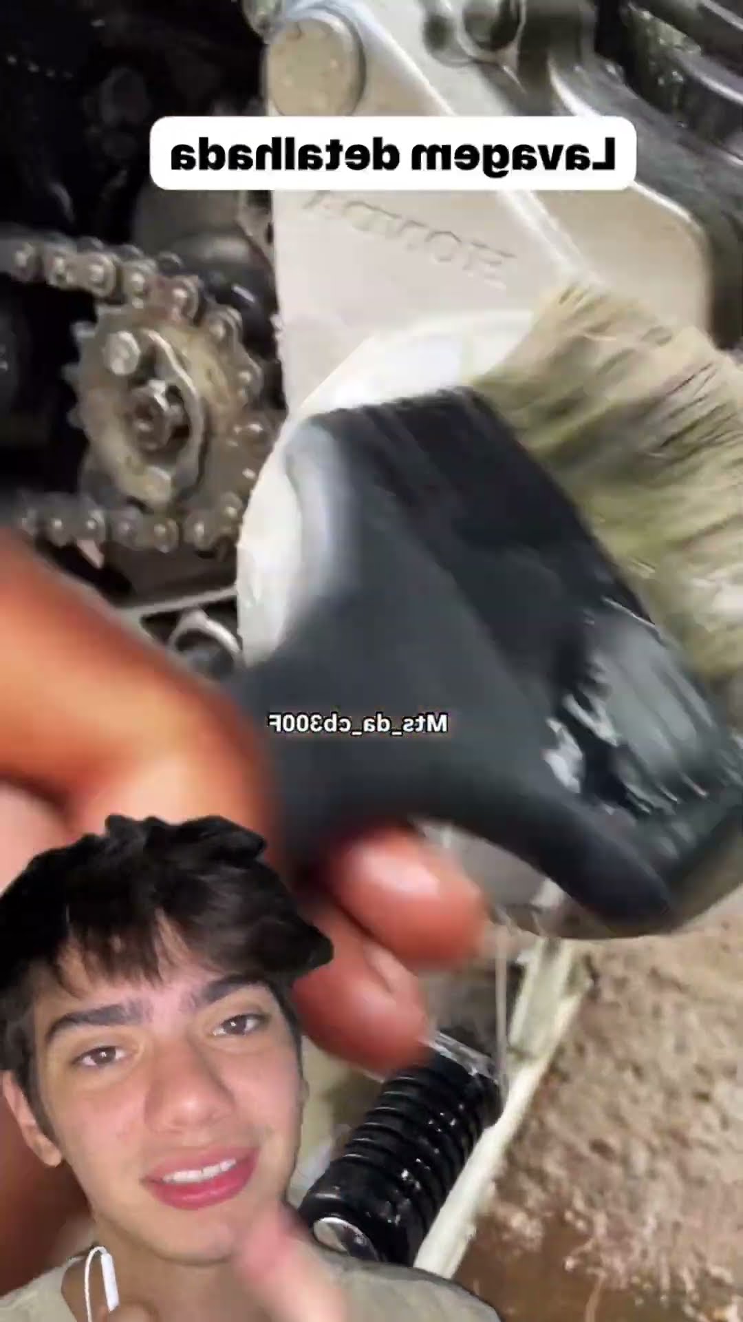 ✨ Diesel + detergente = moto brilhando! Testa aí e me conta se funcionou! ?️?