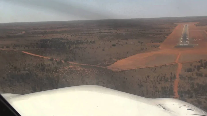 Landing Ayers Rock Airport (YAYE) Runway 13
