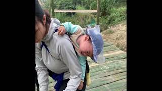 Details 17-Year-Old Single Mom Builds a Bamboo House to Save Her Sick Child | Survival Story Update