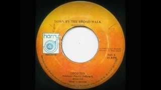 Cocoa Tea - Down By The Broad Walk