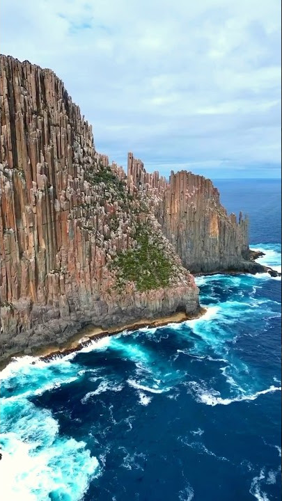 Places in Tasmania that don’t feel real 🇦🇺🤯 #travel #adventure #explore #nature #tasmania
