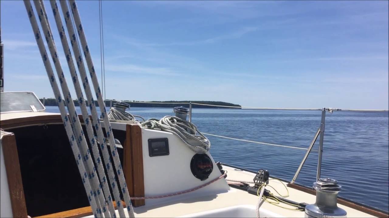 J 35 Singlehand Sailing off Door Co, WI