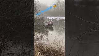 Crashing through the ice ❄️❄️❄️ #narrowboat #winter #canal #icebreaking