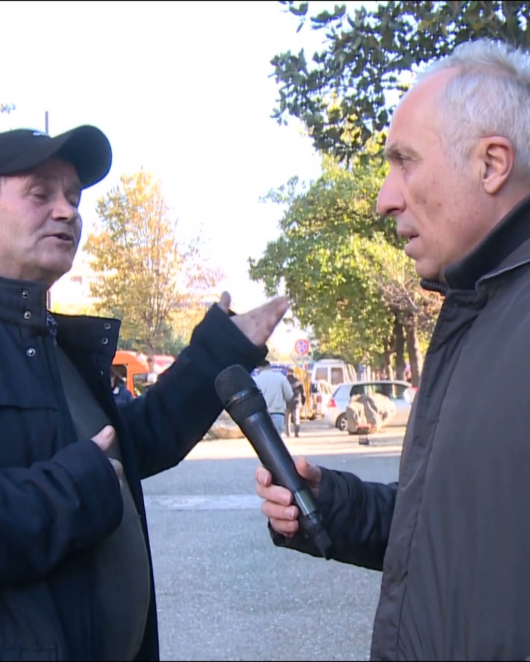 Dikur shqiptarët bënin nga tre e më shumë fëmijë. Po sot pse mjaftohen me një, dy? - Fiks Fare