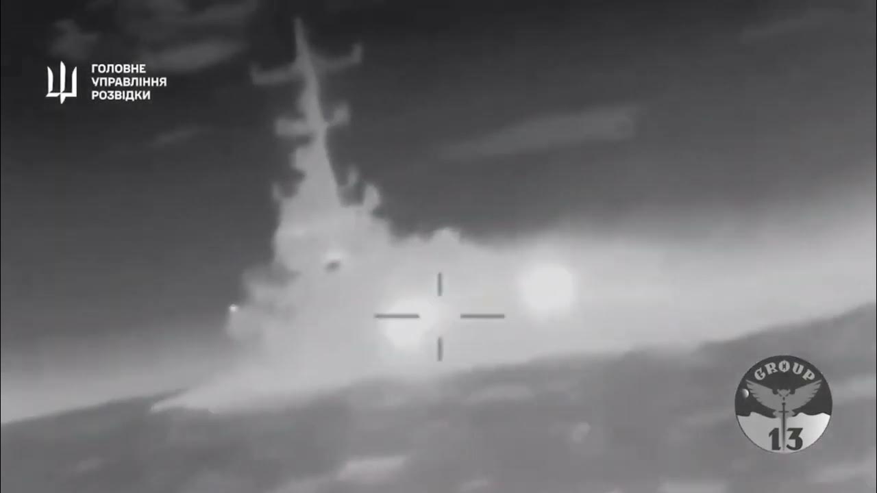 Враг г. Советские плакаты враг коварен. Военные агитационные плакаты. Защитим город ленина плакат. Блокада ленинграда защитим город ленина плакаты.