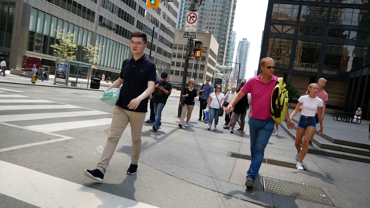 Walking in Toronto Hot Summer day Dundas and Bay Street - YouTube