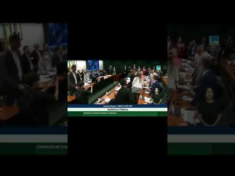 Deputado José Medeiros ataca parlamentar durante sessão em Brasília